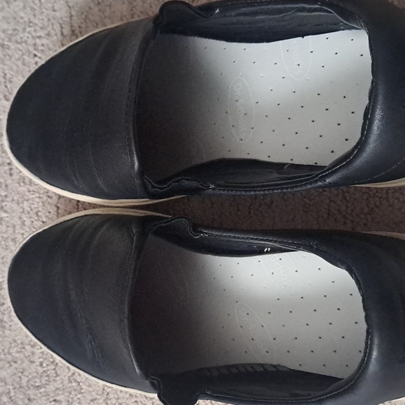 UGG Jass Slip On Sneaks - Picture 10 of 12